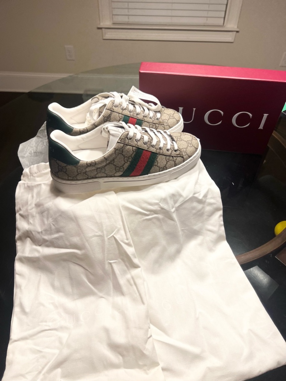Gucci Beige GG Supreme Canvas Sneaker with Green-Red Web - Picture 4 of 7
